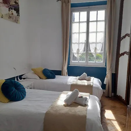 La Maison Du De Conde Guest house Charroux-d'Allier